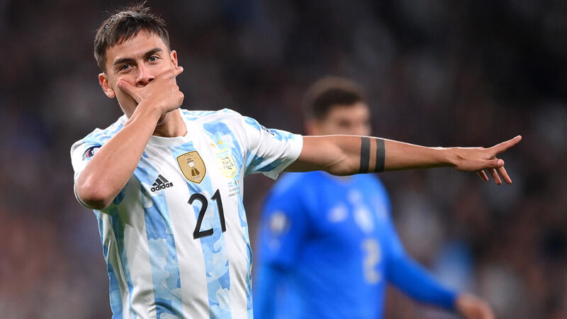 <a href='/de/daten/news/fussball/as-roma/' class='tag'>AS Roma</a> präsentiert Neuzugang Paulo Dybala