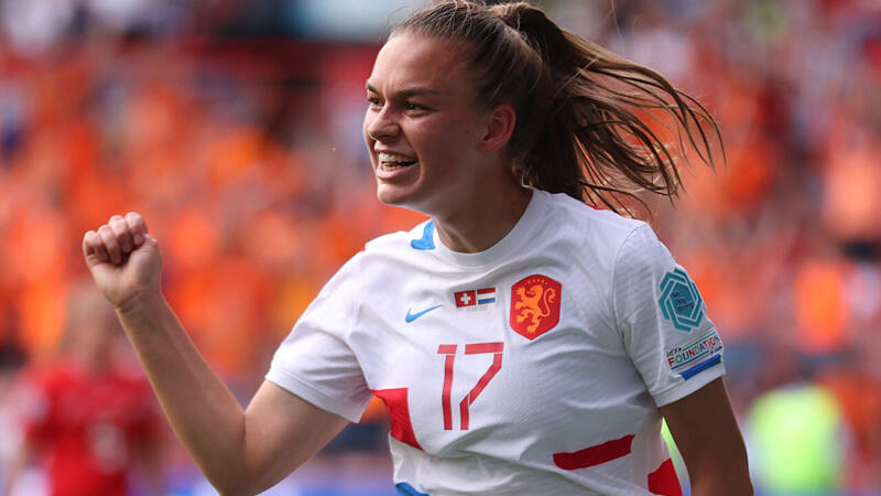 Titelverteidiger Niederlande zittert sich weiter