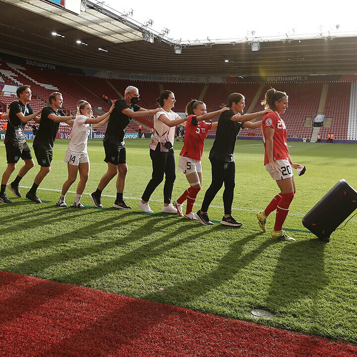 "Party gehört dazu!" ÖFB-Frauen crashen PK
