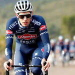 Schock! Gogl bei Radrennen von Motorrad angefahren