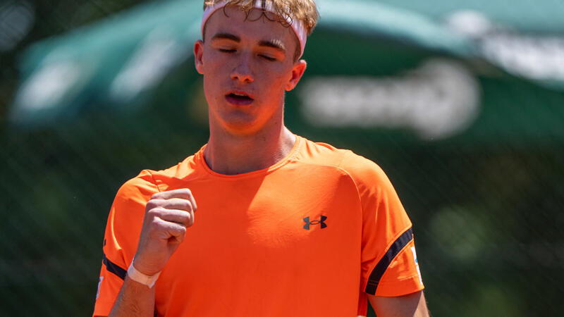 Neumayer wirft die Nummer eins raus