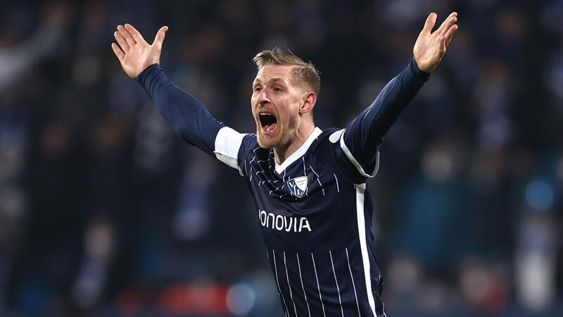 Schalke zieht neuen Stürmer an Land