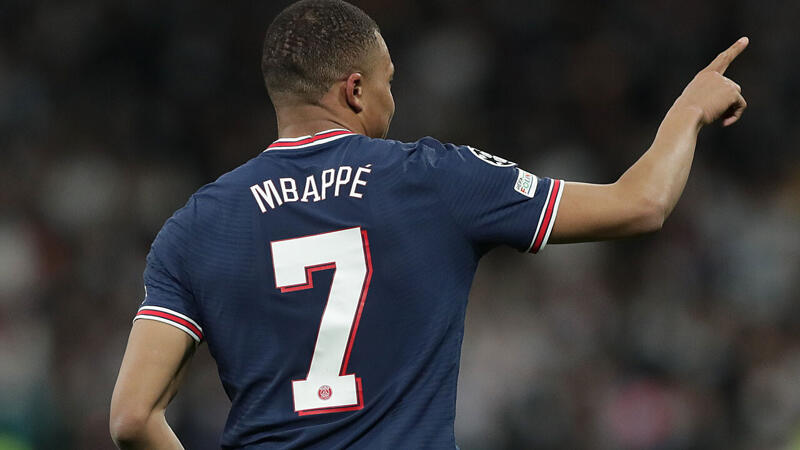 Als sich <a href='/de/daten/news/ralf-rangnick/' class='tag'>Ralf Rangnick</a> mit <a href='/de/daten/news/fussball/kylian-mbappe/' class='tag'>Kylian Mbappe</a> einig war