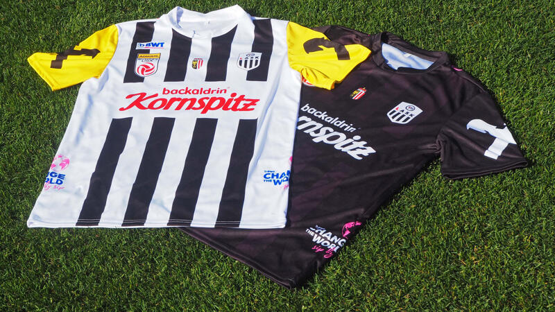 <a href='/de/daten/news/fussball/lask/' class='tag'>LASK</a> präsentiert seine neuen Trikots