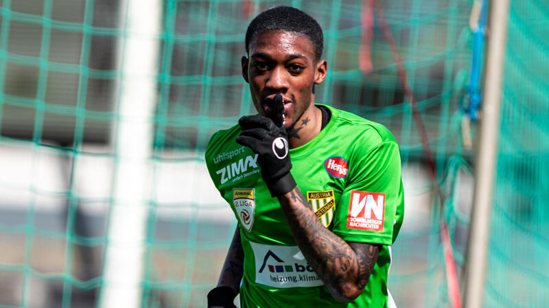 Zukunft von <a href='/de/daten/news/fussball/muhammed-cham/' class='tag'>Muhammed Cham</a> geklärt