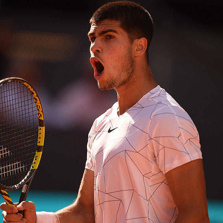 Carlos Alcaraz bezwingt Rafael Nadal in Madrid