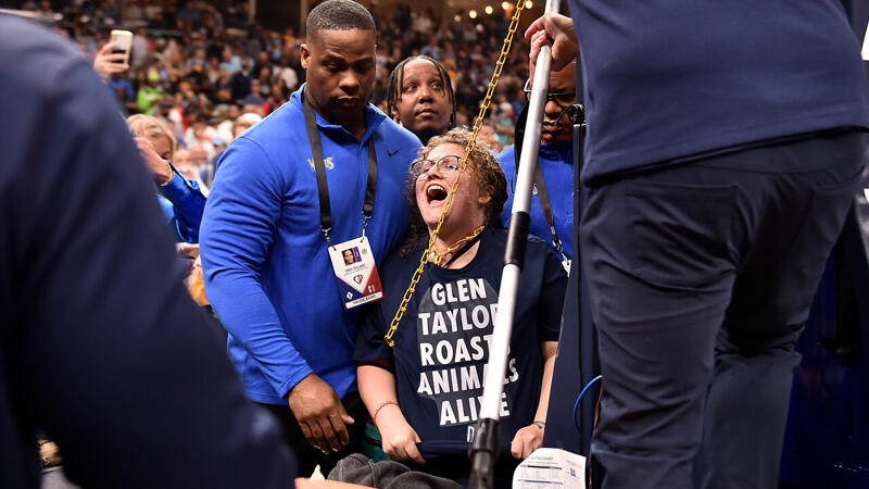 Playoff-Spiel in <a href='/de/daten/news/basketball/nba/' class='tag'>NBA</a> wegen Protest unterbrochen