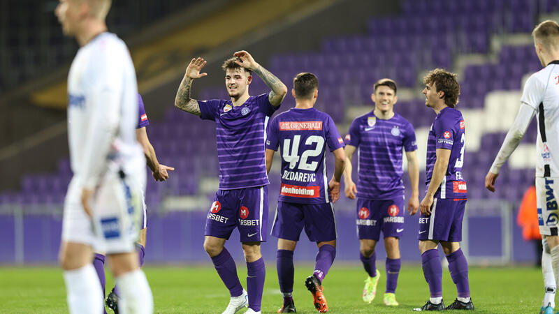 Young Violets polieren ihr Selbstvertrauen auf