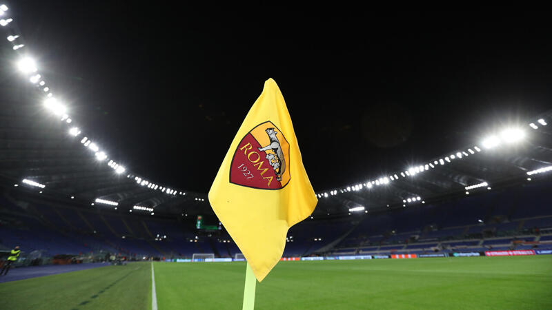 Roma-Tormanntrainer greift nach Spiel Gegner an