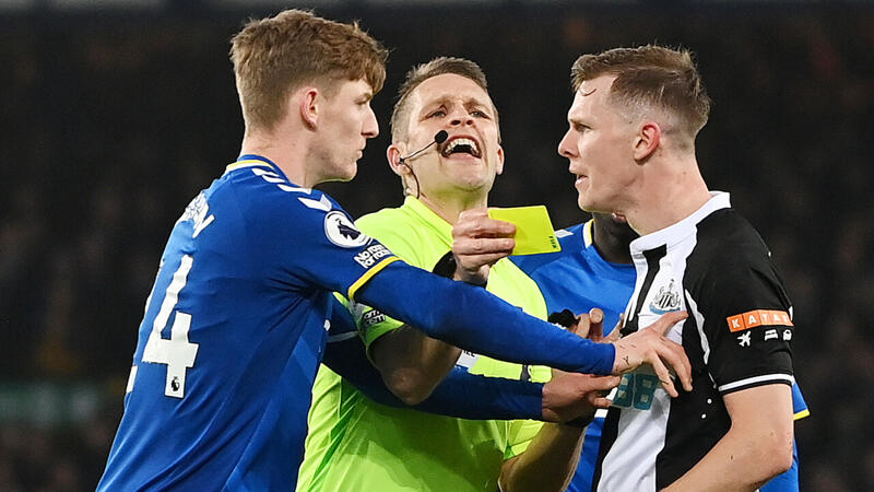 Everton gewinnt kurioses Match in der 100. Minute