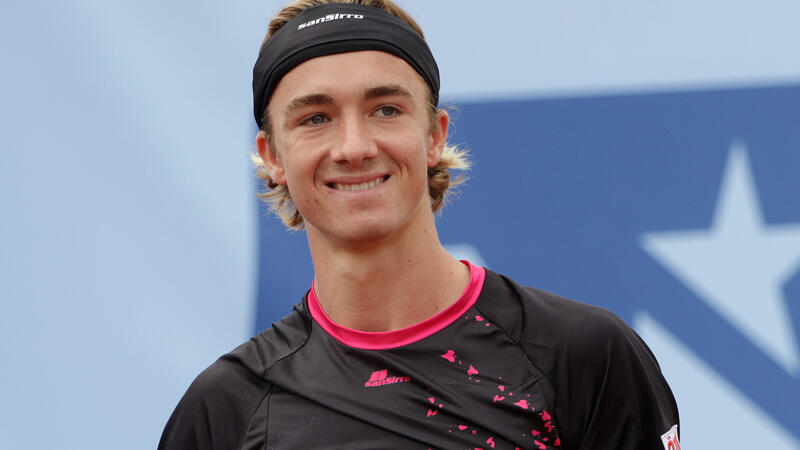 Neumayer gewinnt ersten internationalen Titel