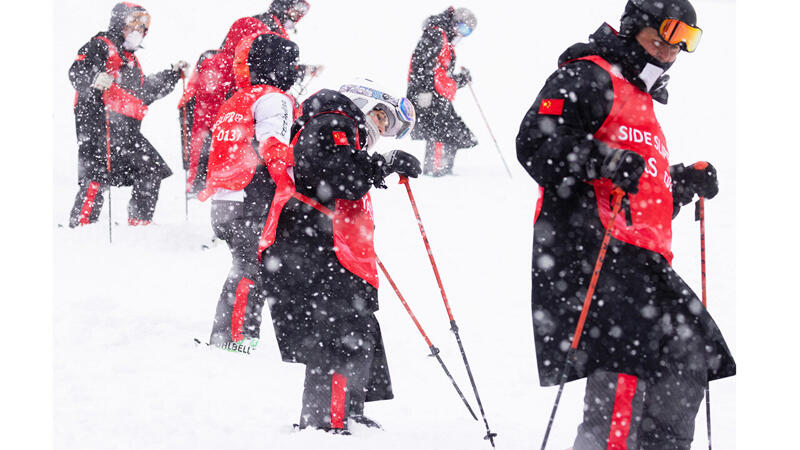 Tiefschnee im Olympia-RTL! Verrückte Bilder