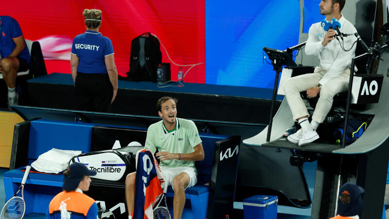 Medvedev-Ausraster: "Are you stupid?"