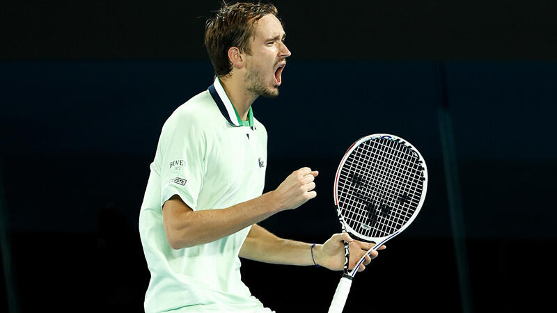 Medvedev nach irrem 5-Satz-Krimi im AO-Halbfinale