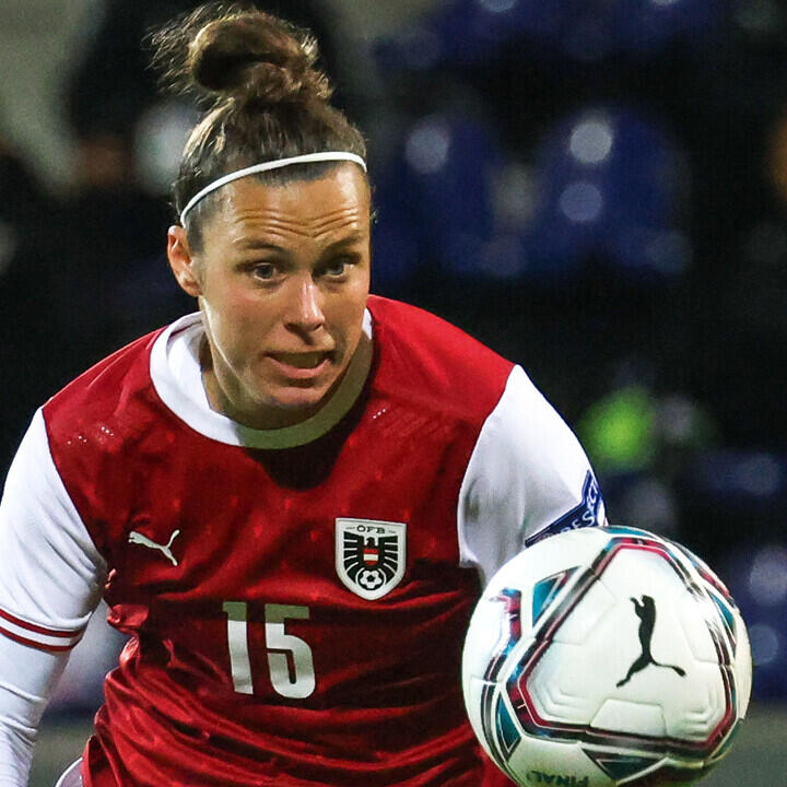 Nicole Billa: "In einem Atemzug mit Lewandowski"