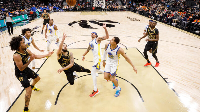 Ersatzgeschwächte Warriors verlieren in Toronto
