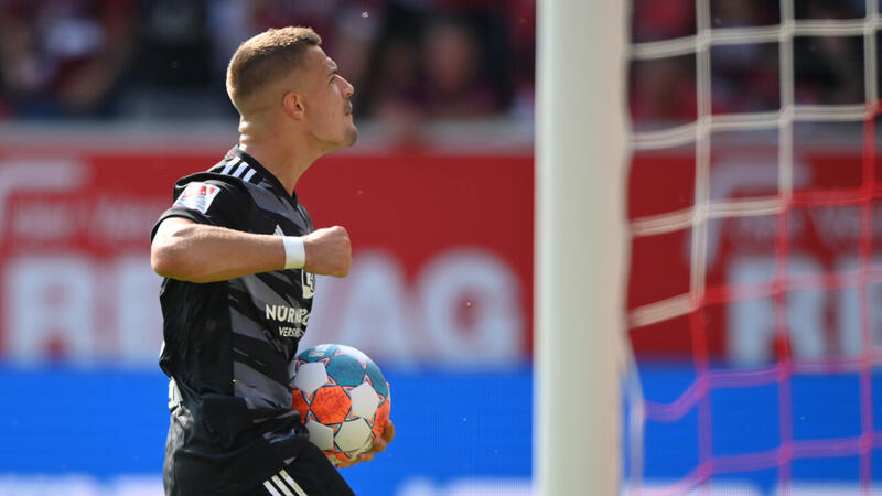 Dovedan ballert Nürnberg auf Relegationsplatz
