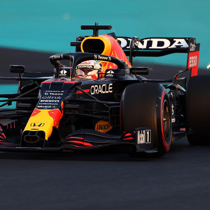 Max Verstappen dominant zur Pole für den Showdown!