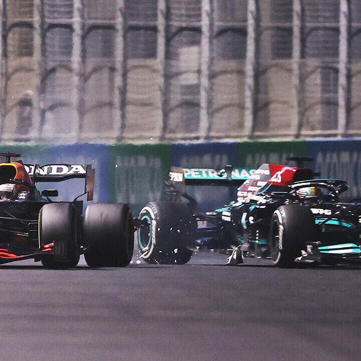 Chaos, Crash, Wut! Fetzen fliegen, Hamilton siegt