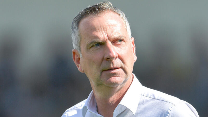 <a href='/de/daten/news/fussball/lask/' class='tag'>LASK</a> stellt Dominik Thalhammer frei!