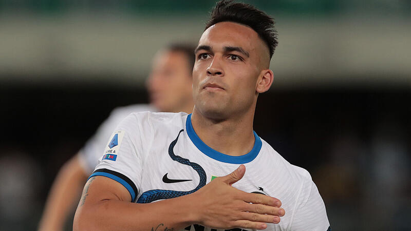 <a href='/de/daten/news/fussball/inter-mailand/' class='tag'>Inter Mailand</a> holt bei Hellas Verona späten Sieg