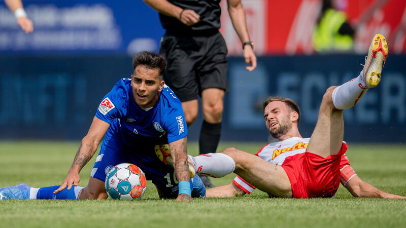 Schalke geht in Regensburg unter