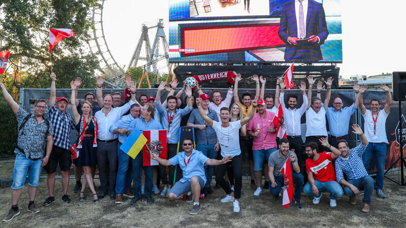 LAOLA1 Public Viewing VIP Zone: Die besten Pics!