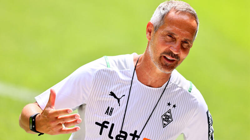 Hütter schmunzelt über seine eigene Ablösesumme