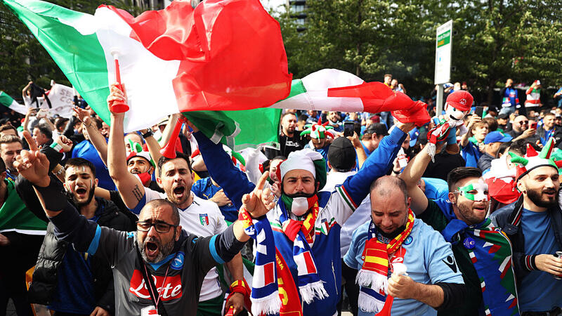 So feiern Italien-Fans den EM-Finaleinzug