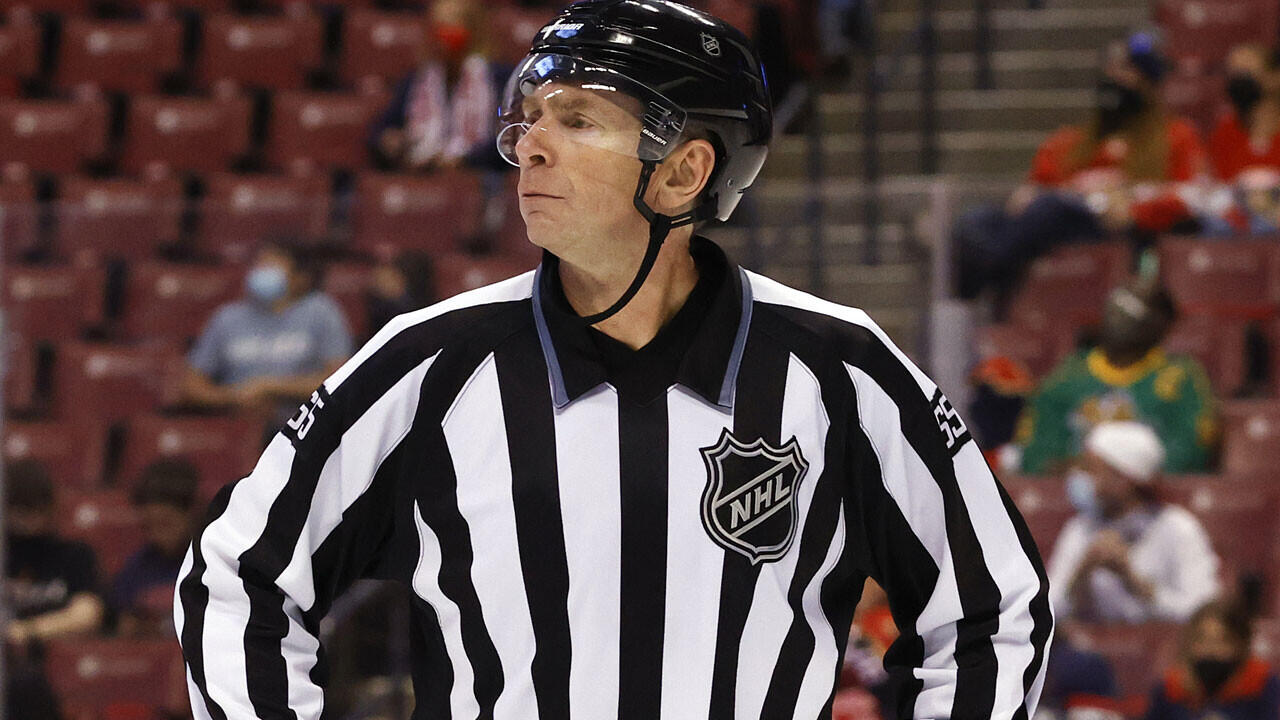 Eishockey: NHL-Referee Pierre Racicot unterstützt ICE-Schiris