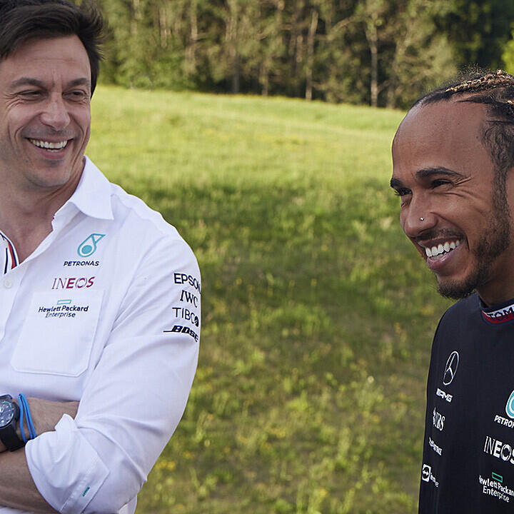 Lewis Hamilton verlängert F1-Vertrag bei Mercedes