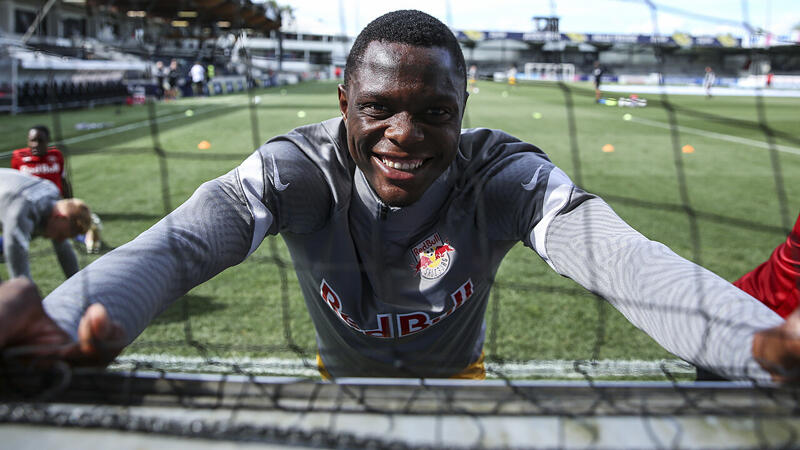 <a href='/de/daten/news/fussball/leicester-city/' class='tag'>Leicester City</a> präsentiert <a href='/de/daten/news/patson-daka/' class='tag'>Patson Daka</a>