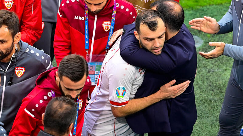 <a href='/de/daten/news/nordmazedonien/' class='tag'>Nordmazedonien</a>: Coach und Pandev hören auf