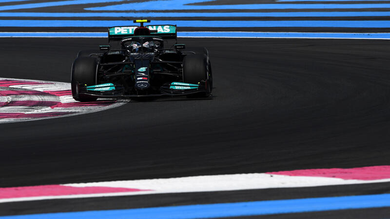 Mercedes zum Frankreich-Auftakt stark