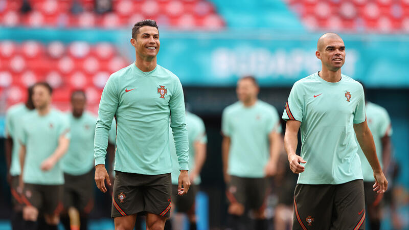 UEFA mahnt nach Aktionen von Ronaldo und Pogba