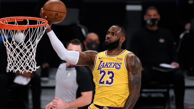 <a href='/de/daten/news/basketball/nba/' class='tag'>NBA</a>-Star LeBron James wechselt Rückennummer