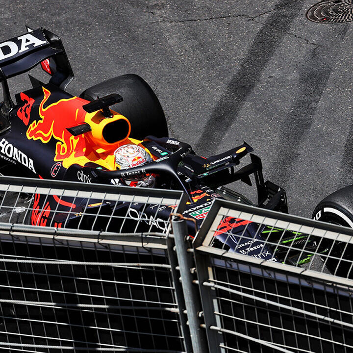 Verstappen-Crash im 3. Baku-Training
