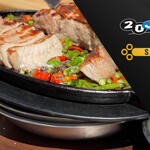 Michaela Dorfmeister schwingt die Grillzange