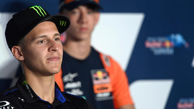 <a href='/de/daten/news/motorsport/motogp/' class='tag'>MotoGP</a>-Ass am Arm operiert