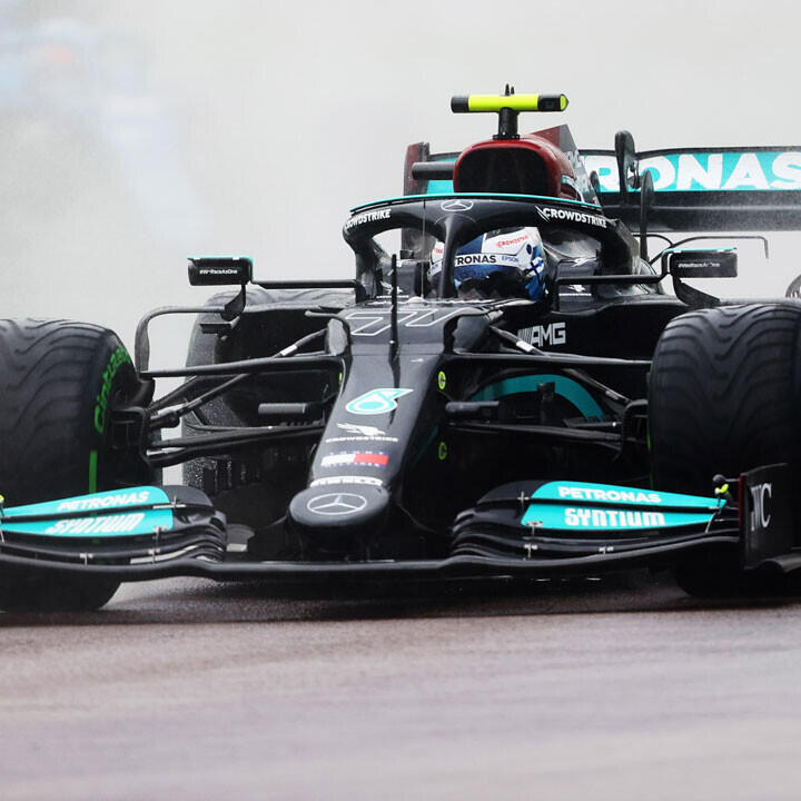 Nach Crash: Bottas-Mittelfinger an Russell