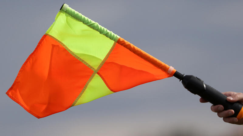 Haaland-Autogramm: Linienrichter suspendiert