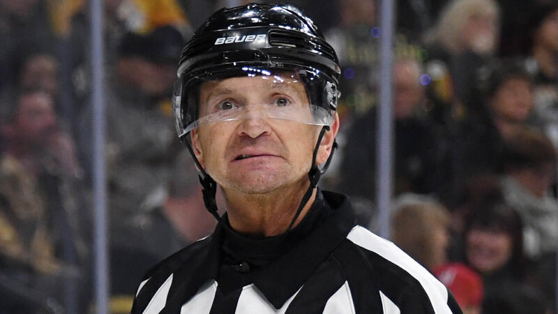 Skandal um Strafe: <a href='/de/daten/news/eishockey/nhl/' class='tag'>NHL</a> sperrt Referee Tim Peel