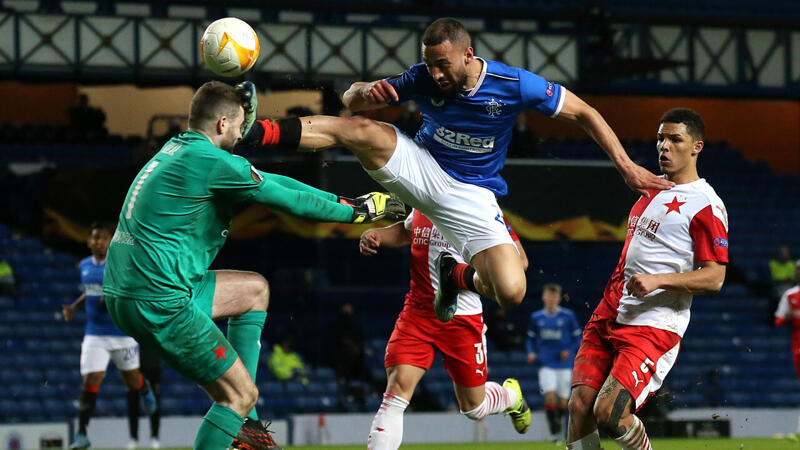 Roofe-Attacke überschattet Slavia-Aufstieg