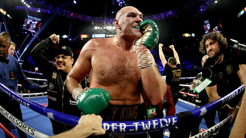 <a href='/de/daten/news/tyson-fury/' class='tag'>Tyson Fury</a> fordert Joshua: 12 Bier pro Tag!