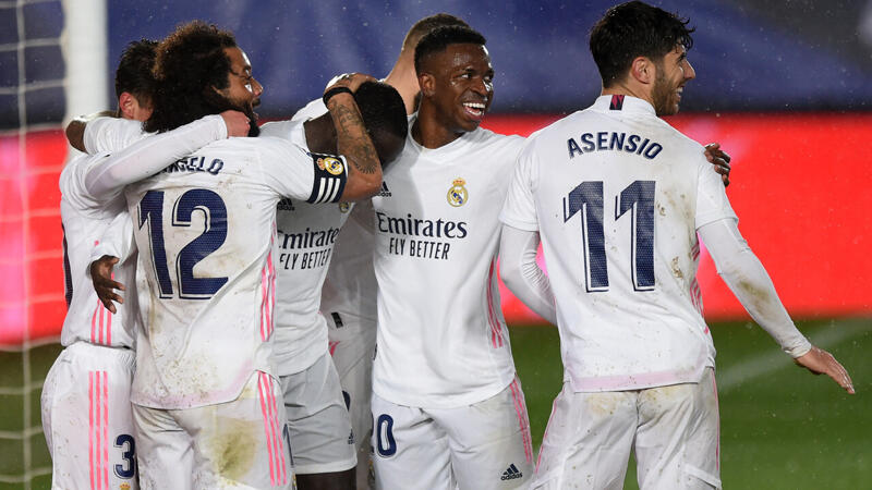 <a href='/de/daten/news/fussball/real-madrid/' class='tag'>Real Madrid</a> siegt im Nachtragsspiel