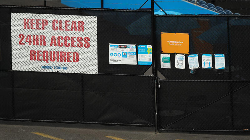 <a href='/de/daten/news/tennis/australian-open/' class='tag'>Australian Open</a>: Zahlreiche Spieler in Quarantäne