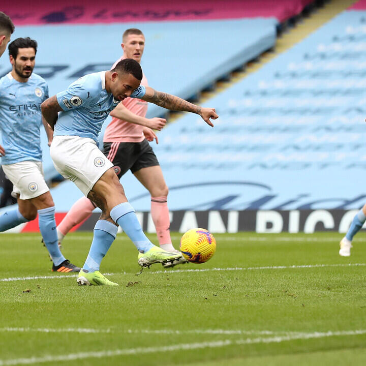 Manchester City biegt United-Schreck Sheffield