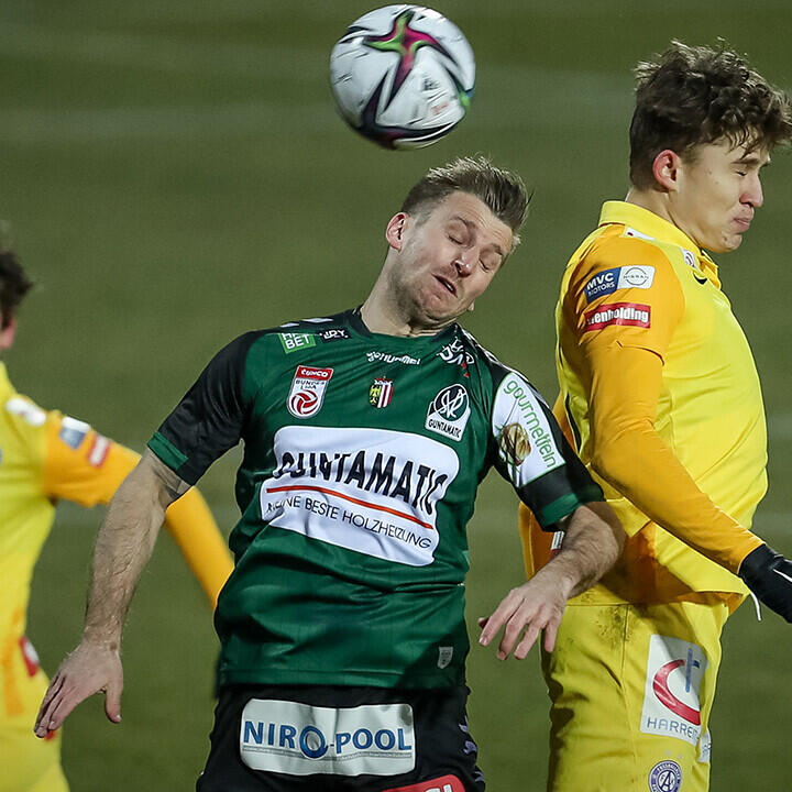 Austria bezwingt Ried mit einem Mann weniger