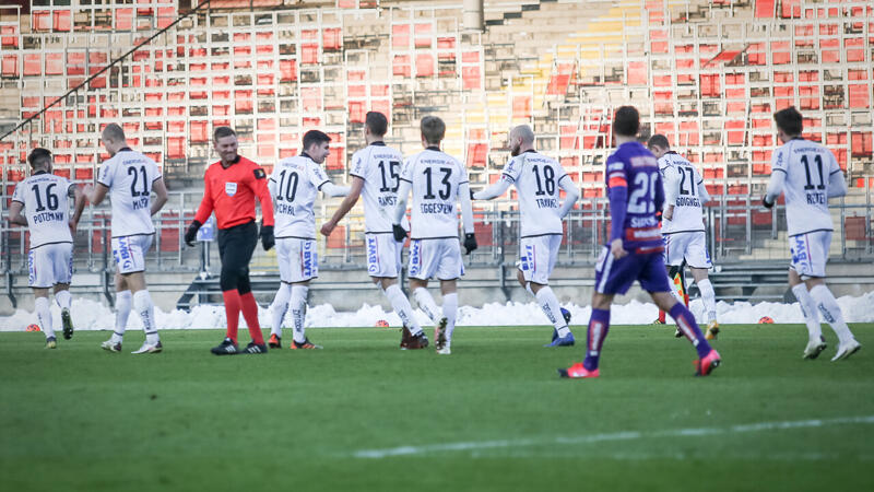 <a href='/de/daten/news/fussball/lask/' class='tag'>LASK</a> gewinnt Test gegen Austria auf Gugl-Baustelle