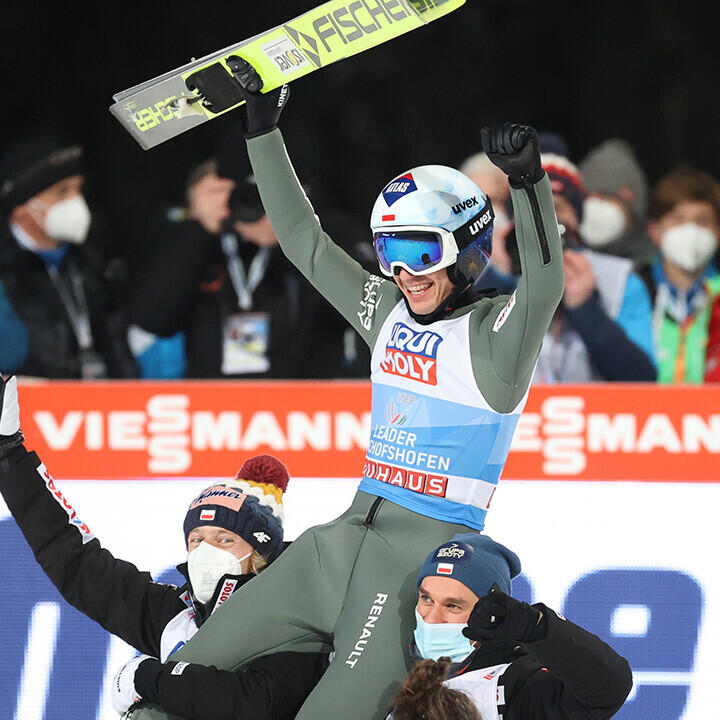 Kamil Stoch im Kreis der Tournee-Legenden
